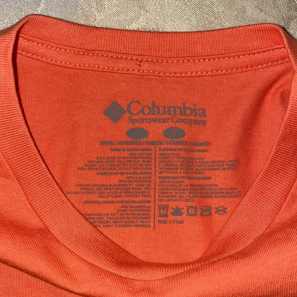Columbia Long Sleeve Tee NWT - Picture 2 of 4